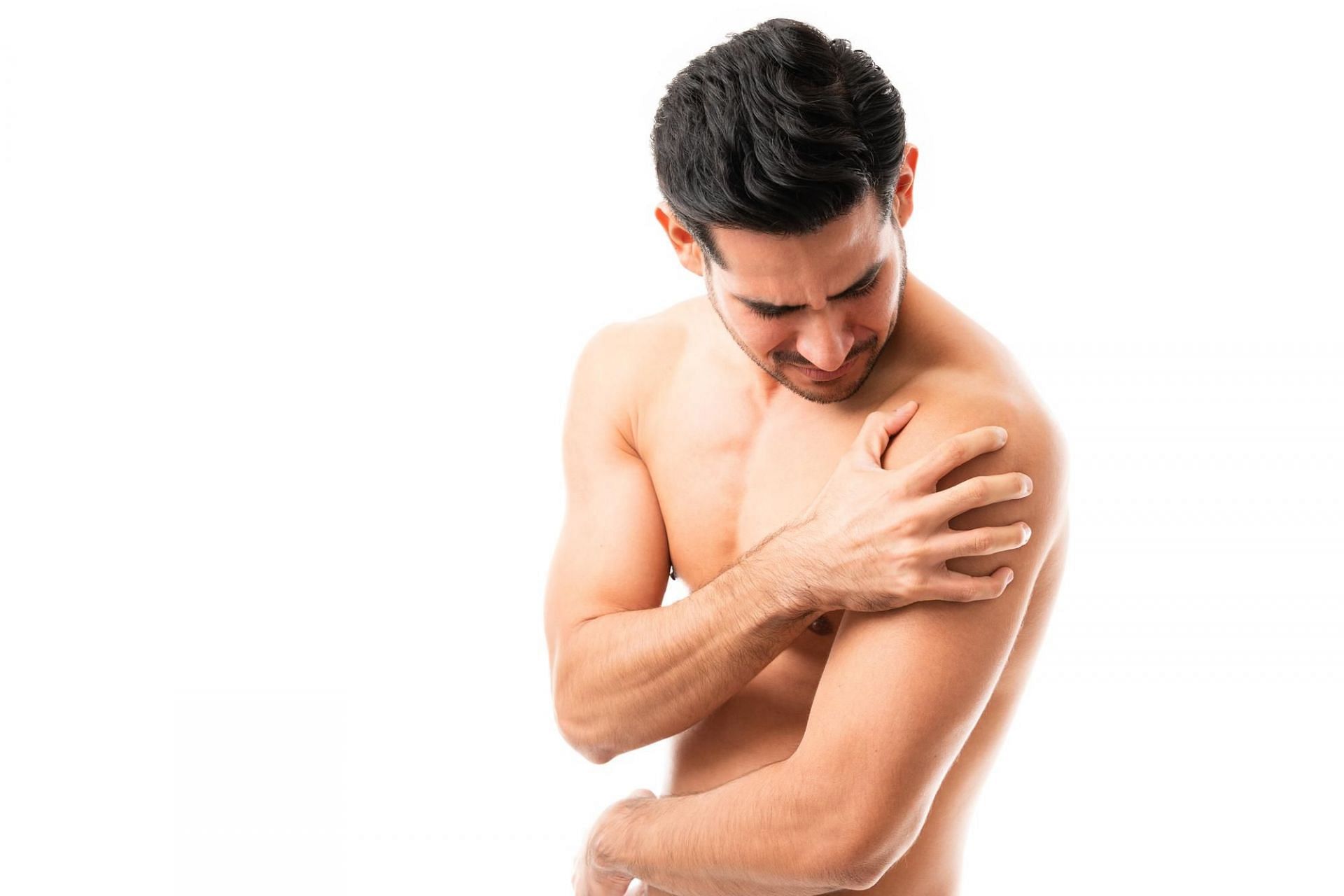 Magnesium for muscle pain: Magnesium helps in faster muscle recovery (Image by tonodiaz on Freepik)